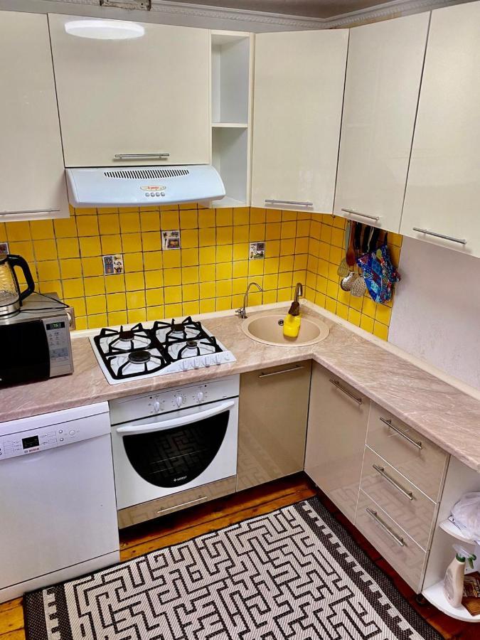 Ferienwohnung Просторная 3 Комнатная Квартира На Арбате Almaty Exterior foto